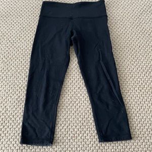 Lululemon black cropped leggings
